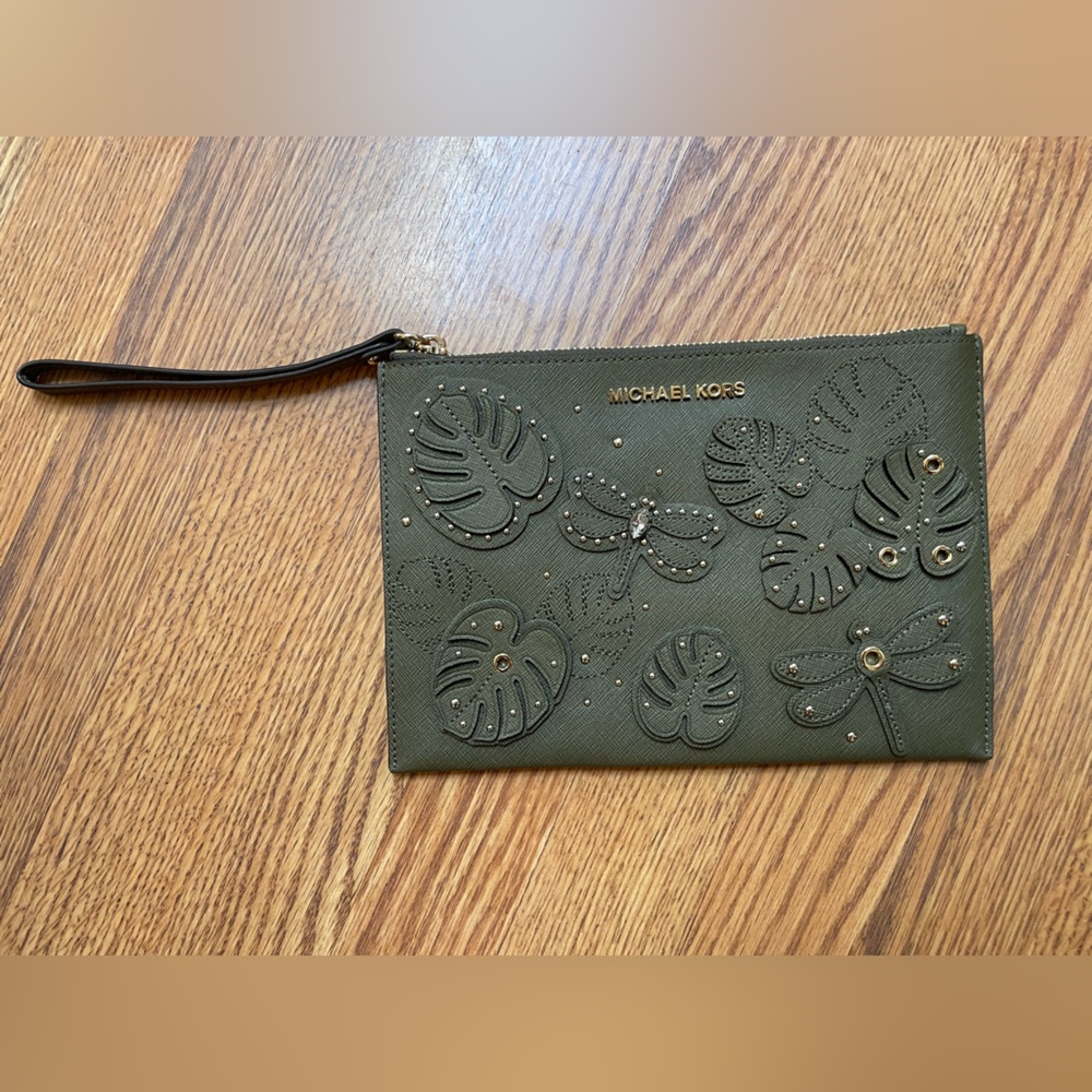 Michael Kors Jet Set Travel Olive Dragonfly XL Zip Clutch